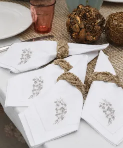Par de Servilletas Bordadas a Mano Silver Flowers